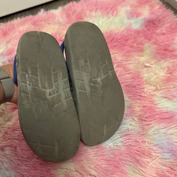 Kids' Gray and Blue Water Shoes - Picture 4 of 5